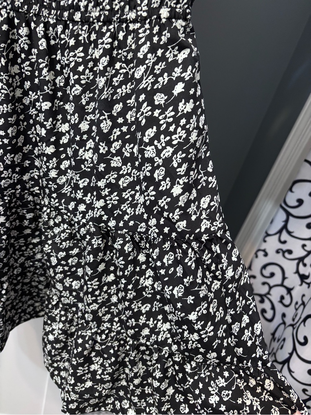 Blush Floral Puff Sleeve Mini Dress Size M Black White Tie Front Ruffle NWOT - Picture 3 of 15